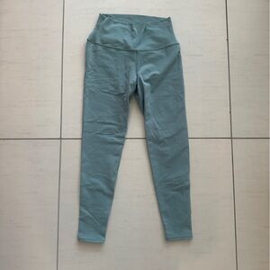 Alo Leggings